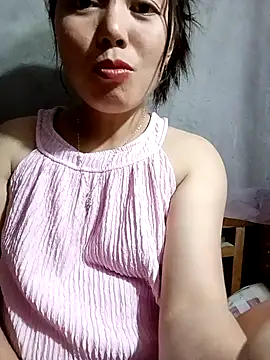 Snapshot of Rose-222 chatting on 04/30/26, 12:22 Rose-222 online show from 04/30/26, 12:22