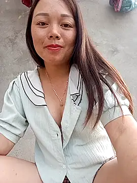 Snapshot of Rose-222 chatting on 05/04/26, 10:44 Rose-222 online show from 05/04/26, 10:44