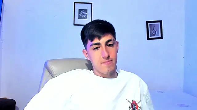 Snapshot of babyted272 chatting on 03/04/26, 01:22 babyted272 online show from 03/04/26, 01:22