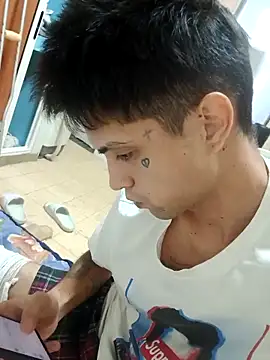 Snapshot of DanyxxxCuba chatting on 02/02/26, 08:40 DanyxxxCuba online show from 02/02/26, 08:40