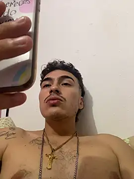 Snapshot of vanilla_Kush chatting on 02/06/26, 04:50 vanilla Kush online show from 02/06/26, 04:50