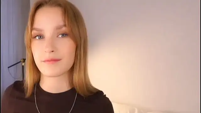 Snapshot of HellenSpelly chatting on 02/20/26, 10:21 HellenSpelly online show from 02/20/26, 10:21