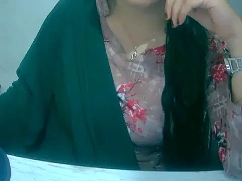 Snapshot of Cute_Aliyaa chatting on 02/25/26, 07:40 Cute Aliyaa online show from 02/25/26, 07:40