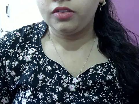 Cute Aliyaa online show from 05/05/26, 12:02