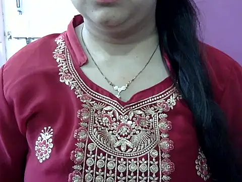 Cute Aliyaa online show from 05/17/26, 10:33
