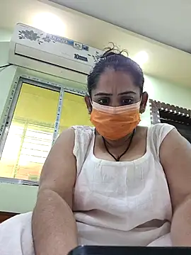 diyam4002 online show from 02/05/26, 09:03