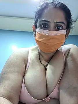 diyam4002 online show from 02/09/26, 09:19