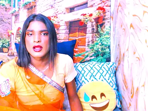 Snapshot of spicybarbie chatting on 02/15/26, 05:09 spicybarbie online show from 02/15/26, 05:09