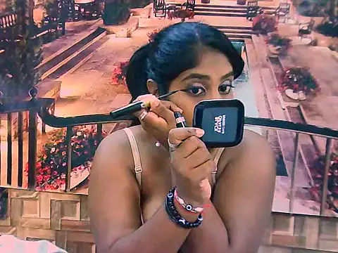 Snapshot of IndianDiva27 chatting on 02/28/26, 05:52 IndianDiva27 online show from 02/28/26, 05:52