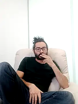 Snapshot of Batou1683 chatting on 02/06/26, 01:03 Batou1683 online show from 02/06/26, 01:03