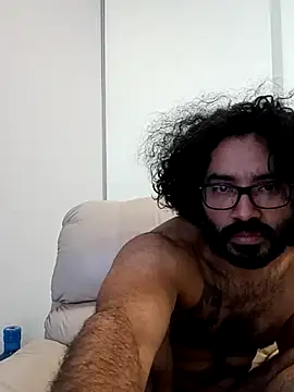 Snapshot of Batou1683 chatting on 02/14/26, 02:03 Batou1683 online show from 02/14/26, 02:03