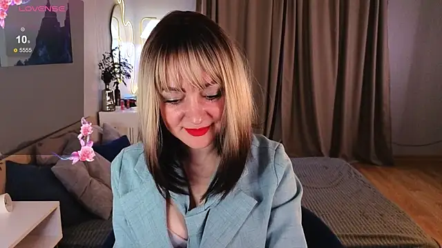 Oliiviaa  online show from 02/16/26, 08:10