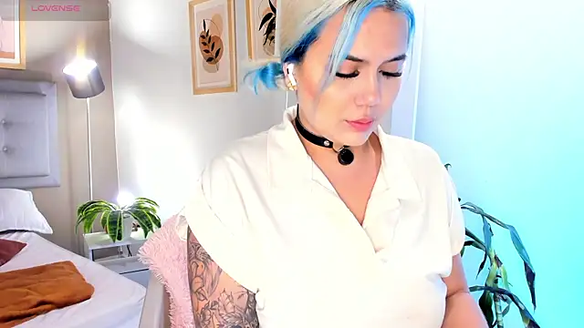 SalomeStorm  online show from 04/01/26, 03:20