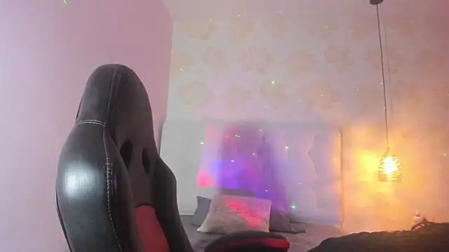 Snapshot of BONNIE_CH1 chatting on 02/05/26, 12:43 BONNIE CH1 online show from 02/05/26, 12:43