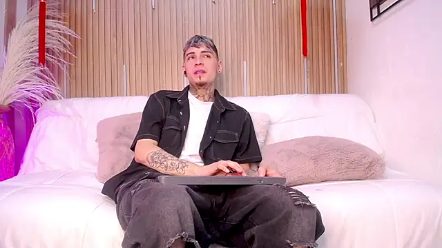 Snapshot of Max_Hader chatting on 03/02/26, 04:36 Max Hader online show from 03/02/26, 04:36