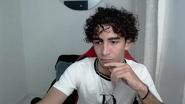 Snapshot of Caius_fox chatting on 02/04/26, 10:54 Caius fox online show from 02/04/26, 10:54