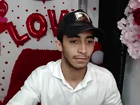 Snapshot of Caius_fox chatting on 02/15/26, 04:58 Caius fox online show from 02/15/26, 04:58