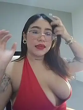 Snapshot of Helll_girll chatting on 02/14/26, 04:31 Helll girll online show from 02/14/26, 04:31