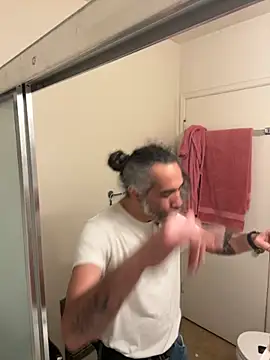 Snapshot of DaddyScorpio78 chatting on 02/21/26, 11:33 DaddyScorpio78 online show from 02/21/26, 11:33