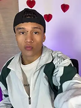 Snapshot of Dominik_Souza chatting on 02/15/26, 07:43 Dominik Souza online show from 02/15/26, 07:43