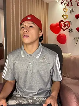 Snapshot of Dominik_Souza chatting on 02/24/26, 01:42 Dominik Souza online show from 02/24/26, 01:42