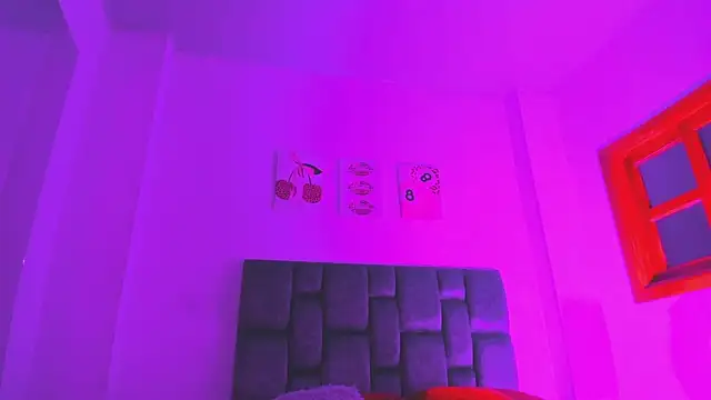 Isabella Moon9 online show from 05/30/26, 11:40