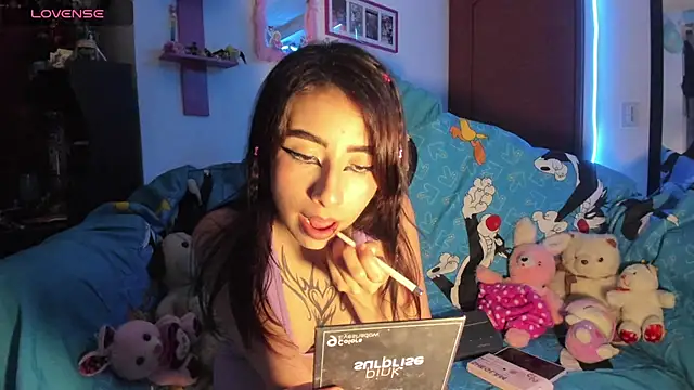 Snapshot of Rebecahart chatting on 02/04/26, 04:29 Rebecahart online show from 02/04/26, 04:29