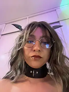 Snapshot of lilith_rr chatting on 06/25/26, 04:23 lilith rr online show from 06/25/26, 04:23