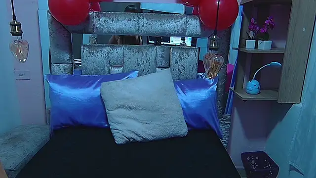 thyara noa online show from 02/14/26, 08:05