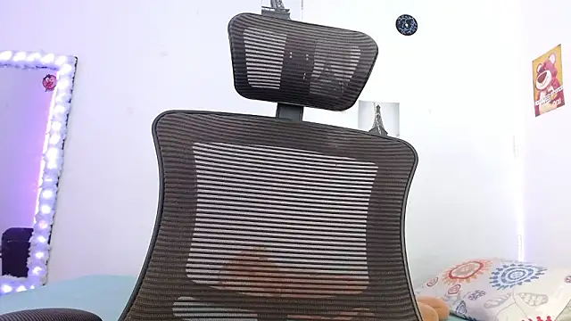 Snapshot of Lolitaa__VIP chatting on 02/04/26, 07:42 Lolitaa VIP online show from 02/04/26, 07:42