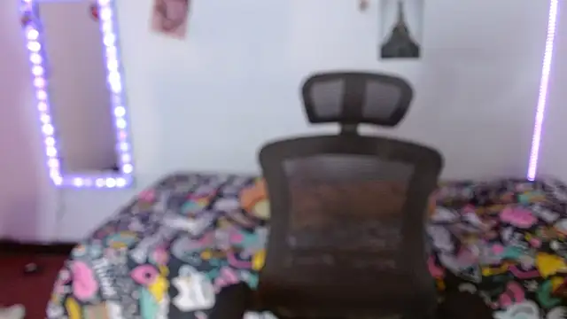 Snapshot of Lolitaa__VIP chatting on 02/19/26, 08:16 Lolitaa VIP online show from 02/19/26, 08:16