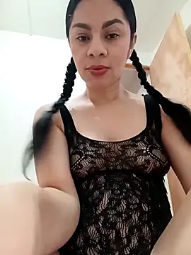 luna pinky online show from 03/09/26, 04:00