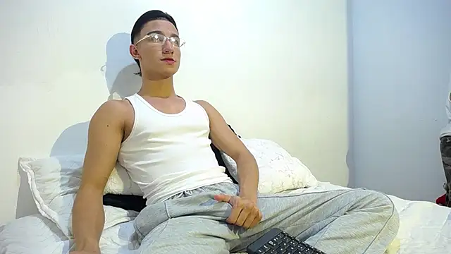 Snapshot of BabyAndy_ chatting on 06/07/26, 10:35 BabyAndy online show from 06/07/26, 10:35