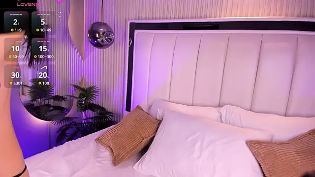 ViolettaColinss online show from 03/31/26, 11:32