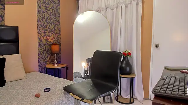 megara hott online show from 02/16/26, 04:03