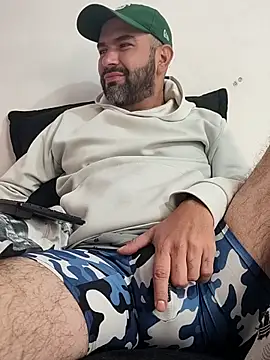 Snapshot of hairyandbigmann chatting on 02/26/26, 06:29 hairyandbigmann online show from 02/26/26, 06:29