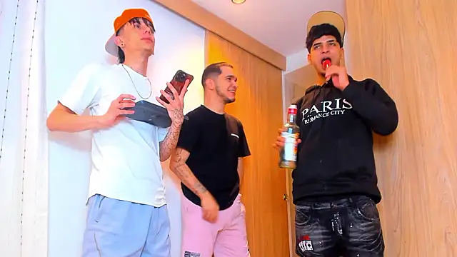 Snapshot of TheBatMansion chatting on 02/11/26, 04:28 TheBatMansion online show from 02/11/26, 04:28