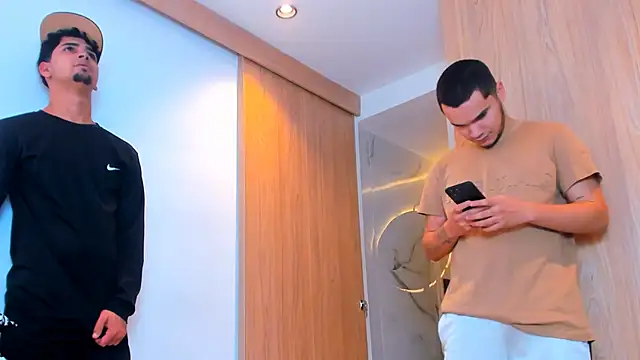 Snapshot of TheBatMansion chatting on 02/13/26, 06:48 TheBatMansion online show from 02/13/26, 06:48