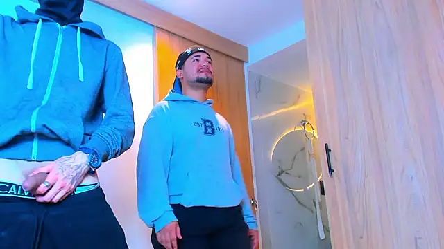 Snapshot of TheBatMansion chatting on 02/15/26, 07:51 TheBatMansion online show from 02/15/26, 07:51