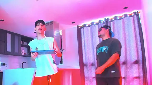 Snapshot of TheBatMansion chatting on 02/16/26, 08:05 TheBatMansion online show from 02/16/26, 08:05