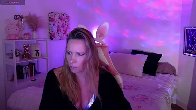 Snapshot of ArchangelTheFrancaise chatting on 02/12/26, 01:17 ArchangelTheFrancaise online show from 02/12/26, 01:17