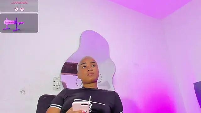 AgathaBladde online show from 04/06/26, 01:34