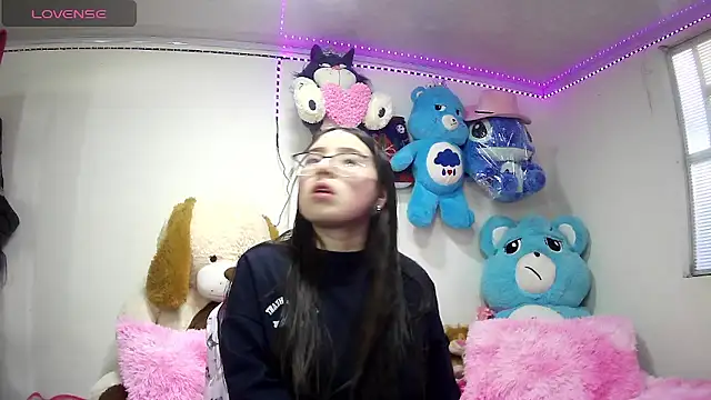 Snapshot of natasha_vesperxx chatting on 02/05/26, 12:32 natasha vesperxx online show from 02/05/26, 12:32