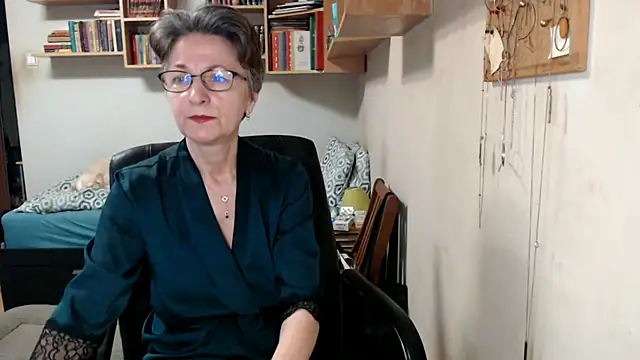 katemodel online show from 09/10/25, 06:46