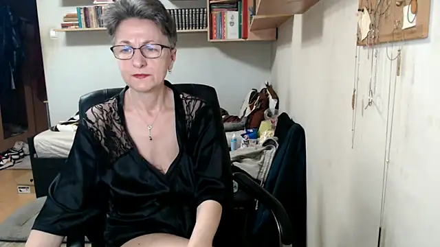 katemodel online show from 10/05/25, 07:07