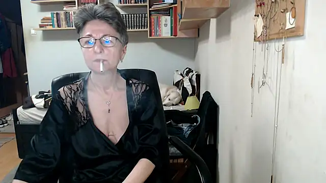 katemodel online show from 10/21/25, 07:20