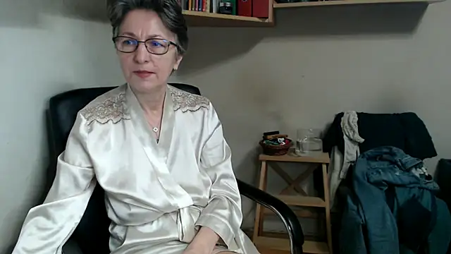 katemodel online show from 12/14/25, 07:47