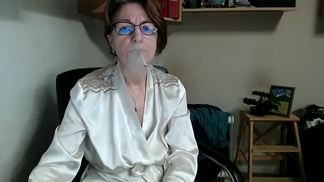 katemodel online show from 05/28/26, 06:10