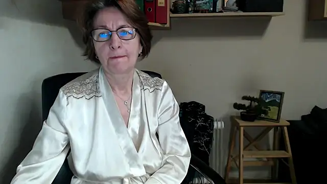 katemodel online show from 06/03/26, 06:49