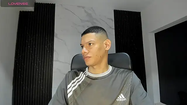 milo cruz  online show from 02/08/26, 02:59